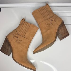 Dolce Vita Tan Heeled Boots